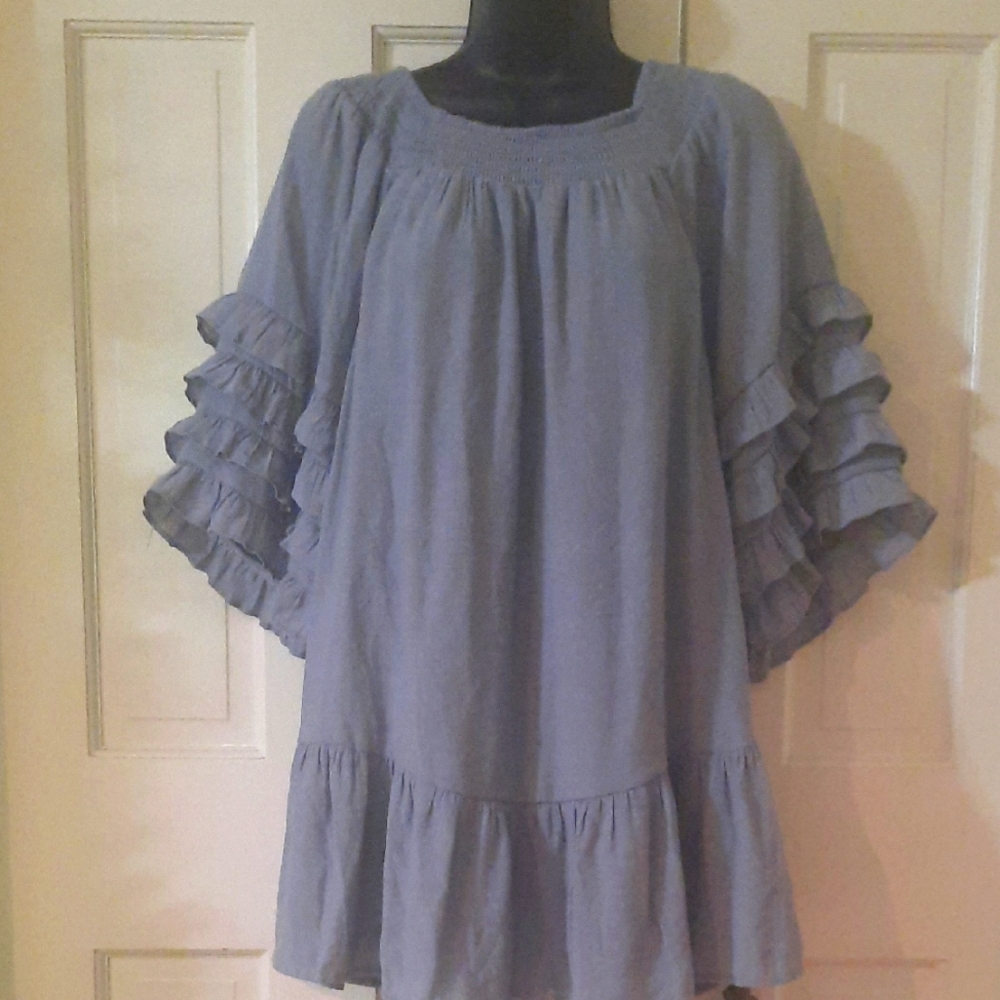 Gray Ruffled 3/4 Sleeve Tunic